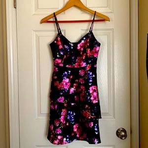 Womens Juniors Girls Sundress Size Small Black Shiny Floral Flowers Metallic
